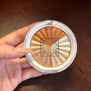 OFRA X Nikki Tutorials Highlighter Everglow
